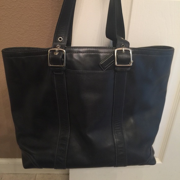 Coach Handbags - Coach black leather large Hampden bag used